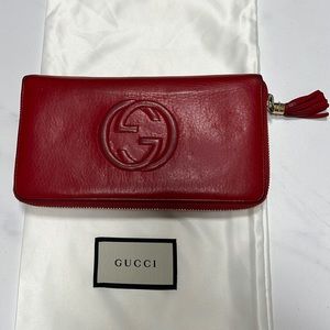 Gucci zip around wallet